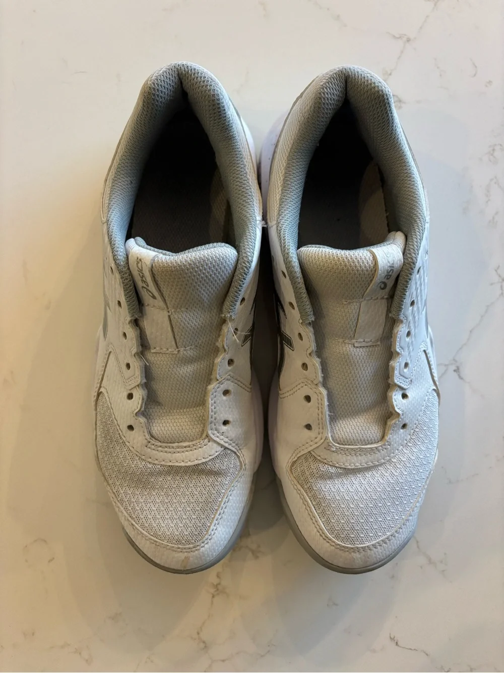 Women’s volleyball shoes
